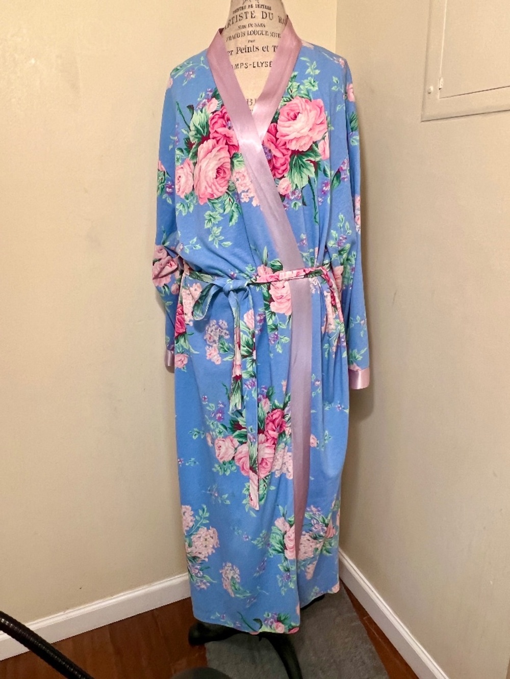 Unique vintage Roaman's floral robe a full-length Pluse Size